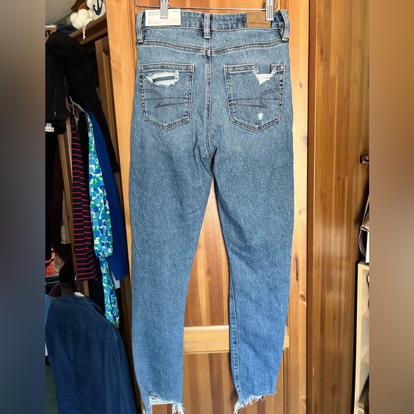 NWT American Eagle 🦅 Highest Rise Mom Jean Sz 0 ripped - Picture 2 of 7